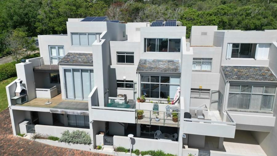 4 Bedroom Property for Sale in Lookout Beach Western Cape